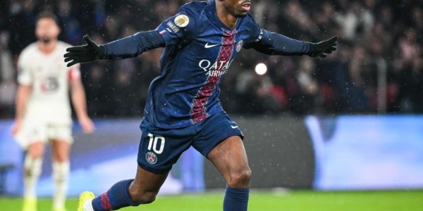 星空体育app下载-3-0！3-3！疯狂一夜，大巴黎登顶，法兰克福绝平，亚特兰大翻车