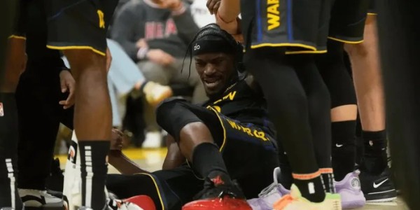 星空体育登录入口-科尔谈巴特勒受伤后续！未知伤情，被迫启用库明加，寄语格林复出|德雷蒙德·格林|勇士|吉米·巴特勒|乔纳森·库明加|迈阿密热火队_新浪体育_新浪新闻