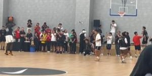 这个视角瞧瞧~媒体人晒詹姆斯连续三投打铁视频：嗯……有风 有风