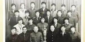 他曾跟随国足参加日韩世界杯，点球三连扑的天津籍门将王建英