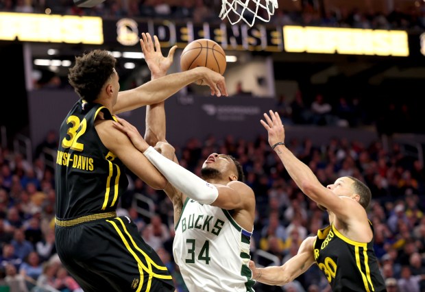 Warriors make statement with massive win over Bucks